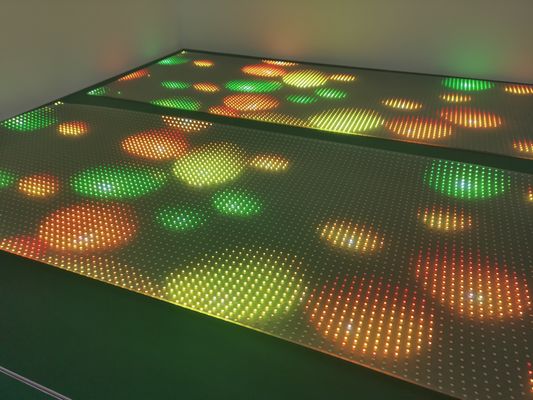 Super Slim Flexible Transparent LED Film Adhesive การโฆษณาจอ LED สําหรับการใช้ในร้านค้าปลีก DC5V P4