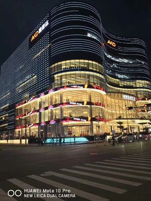 Commercial LED Mesh Screen with Video Display Function and 144pcs/m2 Lamp Quantity