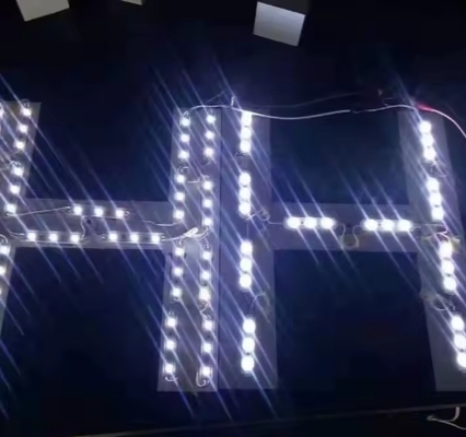 แผ่น LED RGB DC12V ความดันต่ํา สําหรับกล่องแสดงโฆษณาในห้างสรรพสินค้าภายใน
