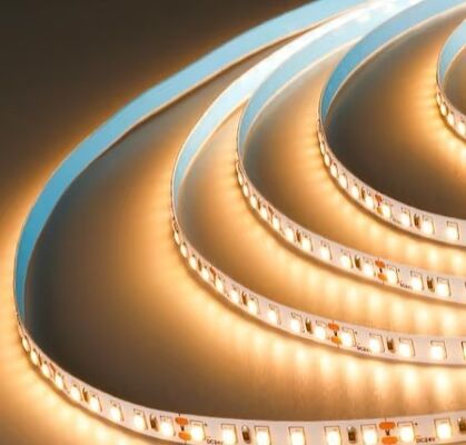 ความหนาแน่นสูง 480leds ประสิทธิภาพสูง 24V IP67 สีขาวอบอุ่น 2700K Dot Free 8mm COB LED Strip Light Kit สําหรับเพดานสวนบ้าน