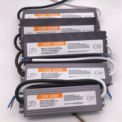 Ultra-Slim 12V 24W LED Driver ดําเพชรเส้นตรงสมาชิกสวิตชิ่งไฟฟ้าสําหรับ LED Lighting